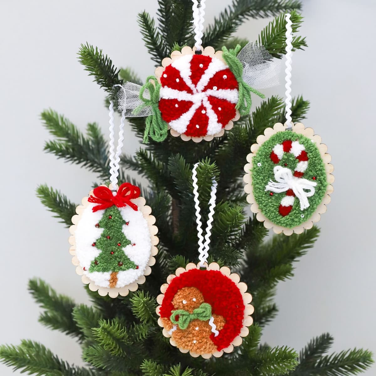 Punch Needle Embroidery Kit Cozy Christmas Ornaments — image 1