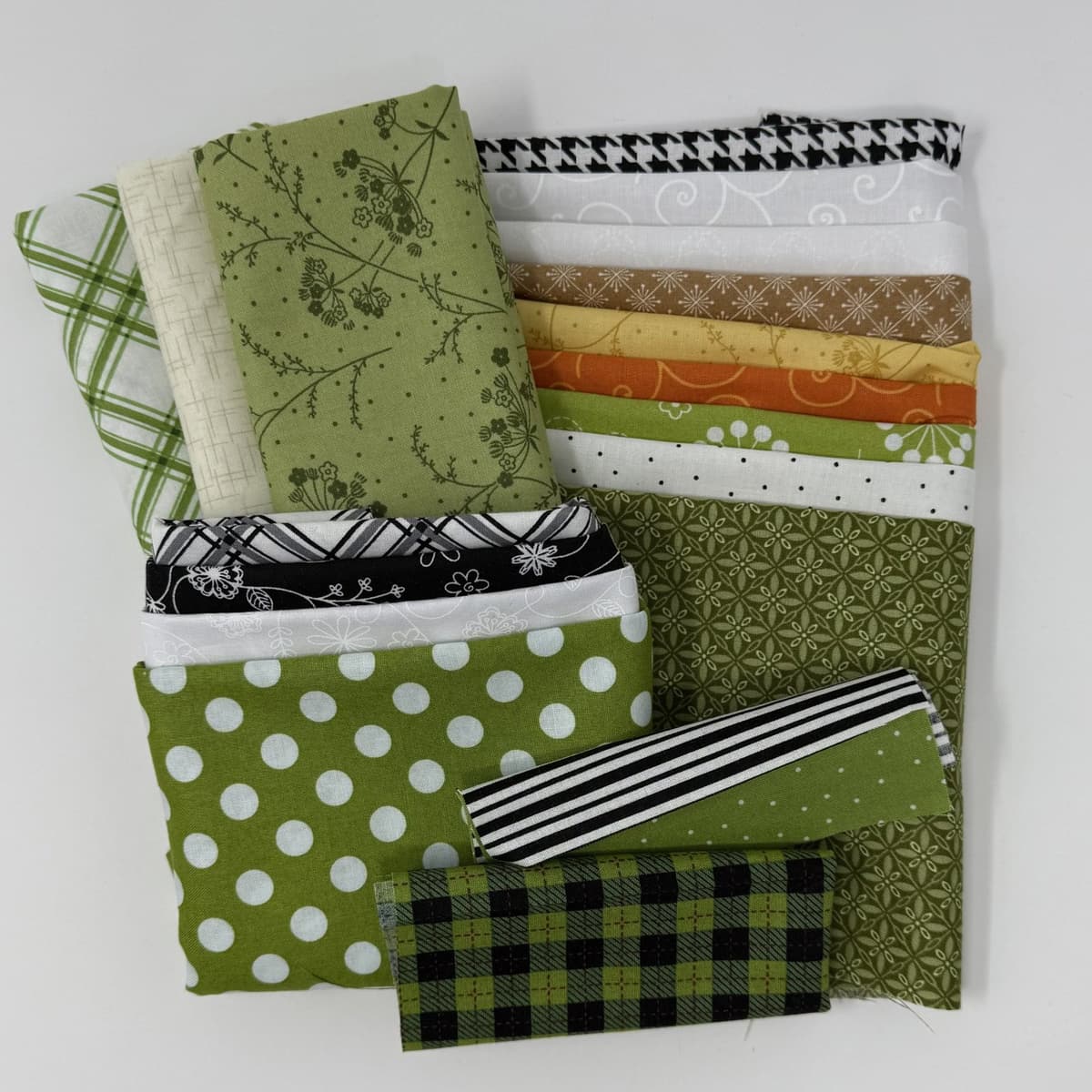 Kimberbell Luck O The Gnome Bench Pillow Fabric & Embellishment Kit Bundle — image 1