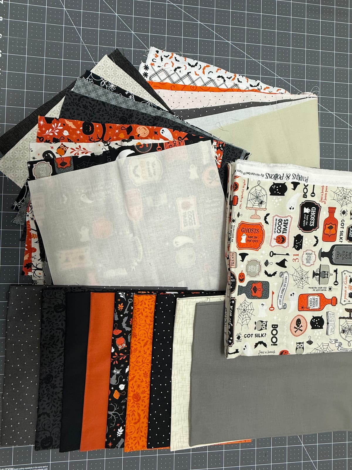 Kimberbell Pumpkins & Potions Ladder Quilt Fabric and Embellishment Kit Bundle — image 10