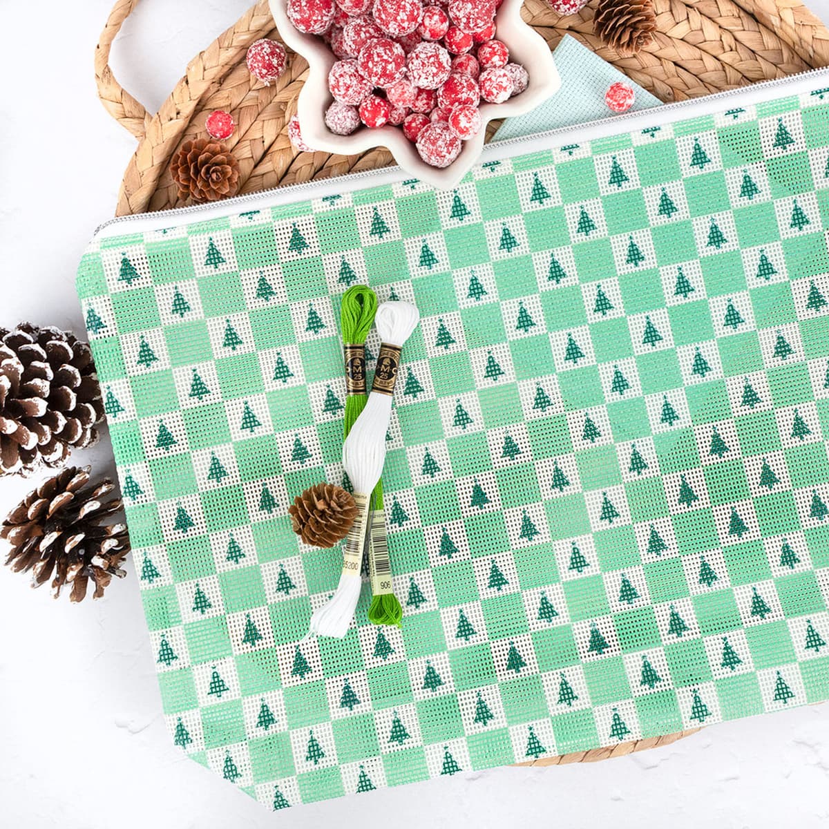 It's Sew Emma Evergreen Holiday Project Bag — image 3