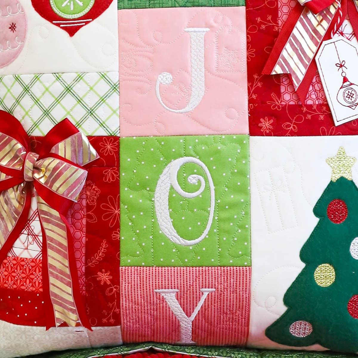 Season of Joy 22" Pillow Fabric Kit — image 1