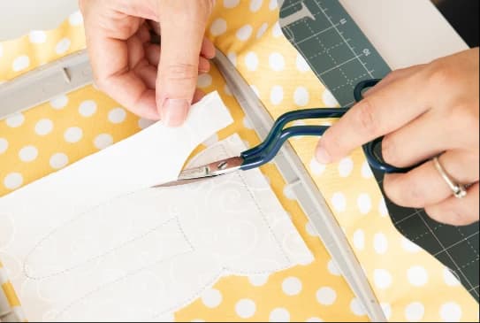 DOUBLE-CURVED APPLIQUE SCISSORS, LEFT-HANDED