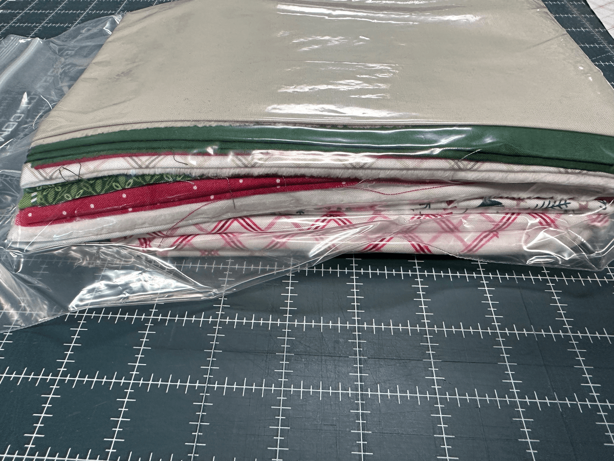 Mistletoe Mystery Fabric Kit DDE 2026 — image 2